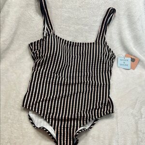 Shade & Shore Elegant Black and White Swimwear size large